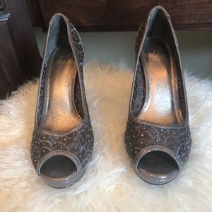 Adrianna Papell shoes for sale!